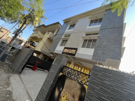 Urban Suites Silpukhuri Отели рядом с достопримечательностью «Phoneix»