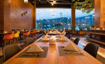 Parkside Gayo Petro Hotel