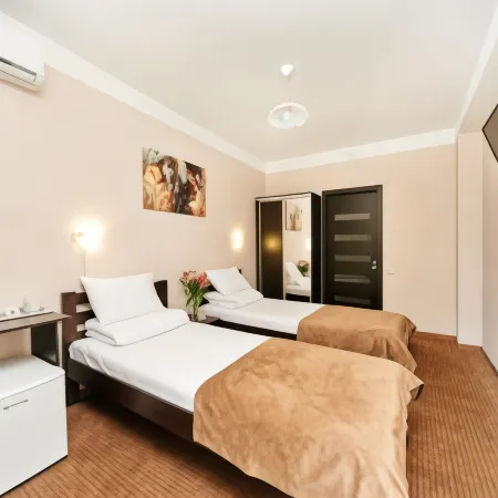 Крымская Ницца Отели в г. Ялта