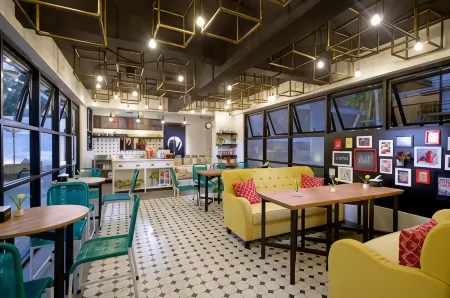 Arjuna Hotel Batu City Отели рядом с достопримечательностью «Masjid Wakaf Al Ikhlas Jl. Brantas Gg VI Sisir Batu»