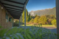 Rainforest Motel - Mountain view