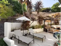 Bright 4 Bedroom Mountain View Home By Arts Plaza Hotels in Thousand Oaks