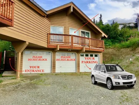 Best Views in Anchorage! Totally Private, Romantic, and Family Friendly Suite! Отели рядом с достопримечательностью «Зоопарк Аляска»