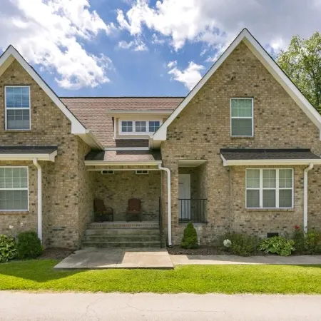 Huge Home for Groups 7min to Downtown
