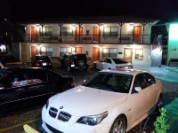 Merida Inn & Suites - Motels