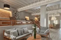 Mykonos Kosmoplaz Beach Resort Hotel