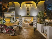 Zostel Bangalore- Indiranagar Hotels near RMZ إنفينيتي