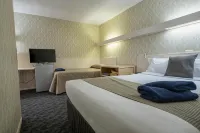 Pioneer Station Motor Inn Hotels near Swan Hill Railway Station