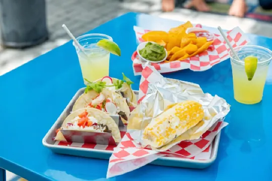 Posh South Beach Отели рядом с достопримечательностью «Музей Волфсониан - Международный университет Флориды»