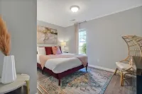 3BR Modern | Midtown Escape | 5 Miles To Downtown