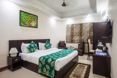 Palm Tree Hotel & Restaurant Hotels near DR B.R AMBEDKAR CHOWK PARHIYAWALI