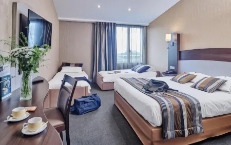 Logis Hôtel Restaurant Aloe Отели рядом с достопримечательностью «Camping Capfun Bretèche»