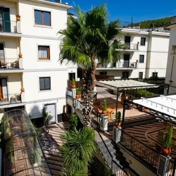 Hotel Villa Luisa Các khách sạn gần Thị trấn Baia