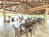 Blue Beach Bungalow Hotel a Distretto di Bang Saphan Noi
