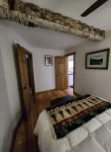 Birch Suite at Colden Lodge A Cozy Private 1Br Suite With Hot Tub on Lake Flower