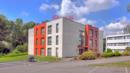 Hotel & Aparthotel Casteau Resort Mons Soignies Отели в г. Masnuy-Saint-Jean