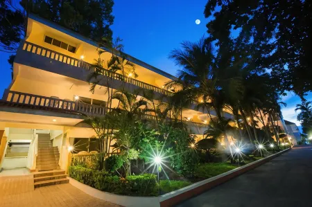 Twin Palms Resort