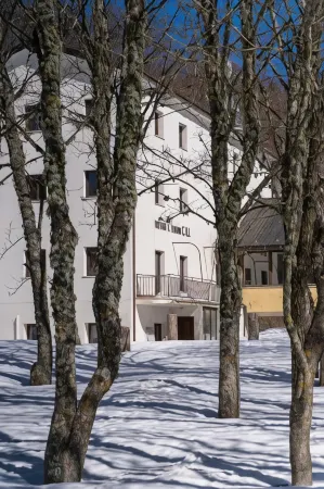 Rifugio Giuliano Marini Отели в г. Sclafani Bagni
