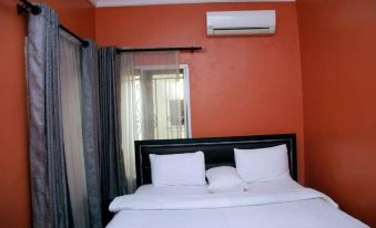 Ivon Suites