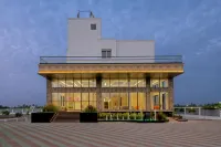 Click Collection Shikrapur Hotels near Narayanbaba Samadhi Mandir, Alephata, Rajuri