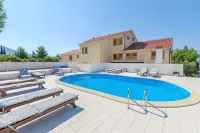 Apartments Meridiana 2 - Pool