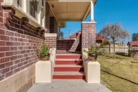 Marulan Stayz Hotels in Canyonleigh