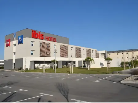 Ibis Istres Trigance Отели в г. Истр
