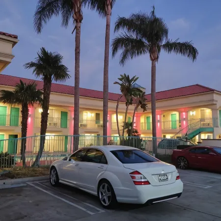 Lyfe Inn & Suites by Aga - LAX Airport