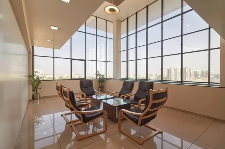 Hotel Classique Отели рядом с достопримечательностью «ISKCON Rajkot, Sri Sri Radha Neelmadhav Dham»