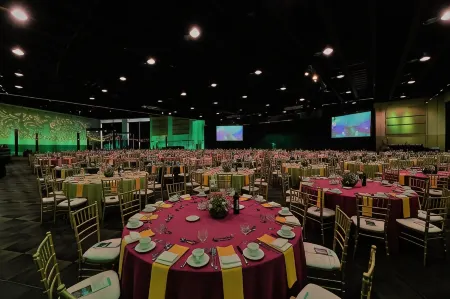 Even Hotel Chicago-Tinley Park-Conv Ctr Отели в г. Мони