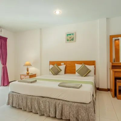 Surin Sunset Hotel Các khách sạn gần Bãi biển Laem Singh