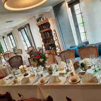 Hostellerie Saint-Florent Dining/Meeting Rooms