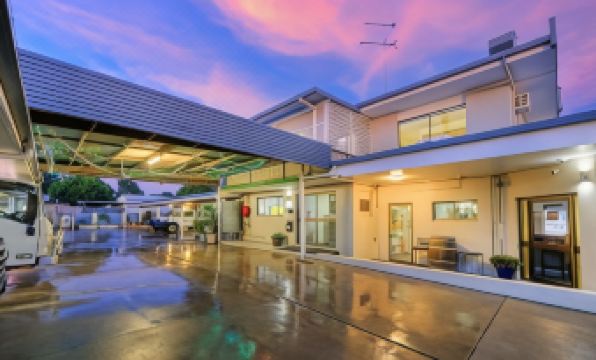 Biloela Centre Motel & Steakhouse Restaurant - Housity