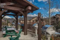 Grand Timber Lodge