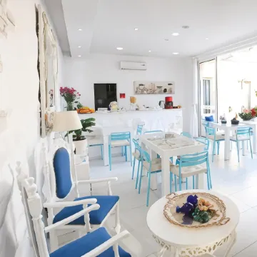 Hotel Opera Отели в г. Ларнака