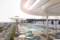 Sheraton Nice - สระว่ายน้ำบนดาดฟ้า
