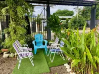 Rooms & Pool Macaws