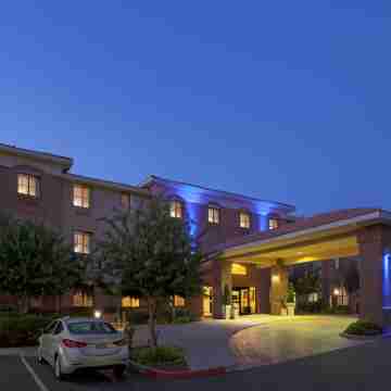 Holiday Inn Express & Suites DAVIS - UNIVERSITY AREA by IHG Hotel Exterior