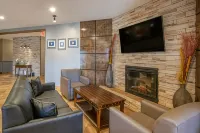 Devonian Hotel and Suites Hotels in Fox Creek