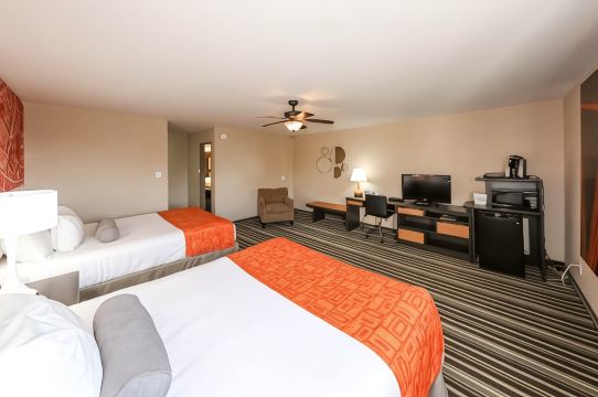 Howard Johnson by Wyndham Winnipeg West Hotels in Winnipeg