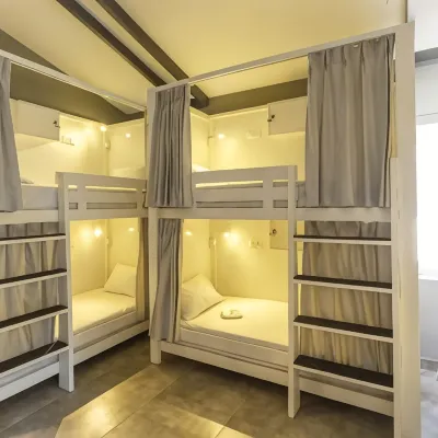 Woke Indiranagar โรงแรมใกล้สถานีรถไฟกฤษณราชาปุรัม