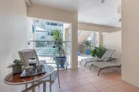 The Newport on Macrossan - Adults Only - Mountain view