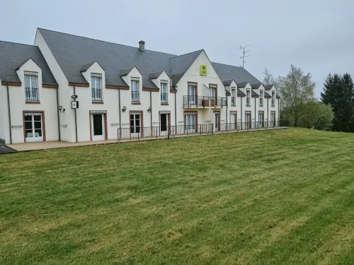 Logis Hôtel Sully le Château Các khách sạn ở Sully-sur-Loire