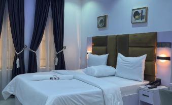 HOTEL LOS REYES - Housity