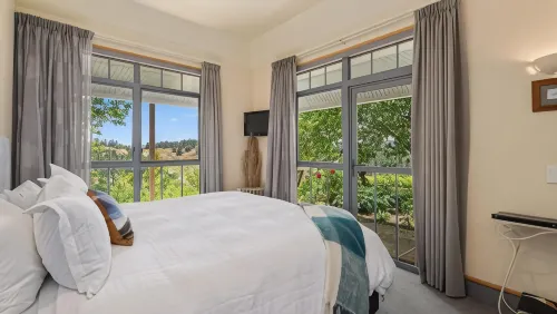 Hawkdun Rise Vineyard & Accommodation Hotels in Alexandra
