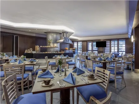 GHL Hotel Capital Отели рядом с достопримечательностью «Салитре Махико»