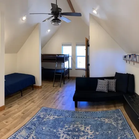Spacious Zion Cabin, Walk to NP, Near Ponderosa Ranch, Sleeps 9