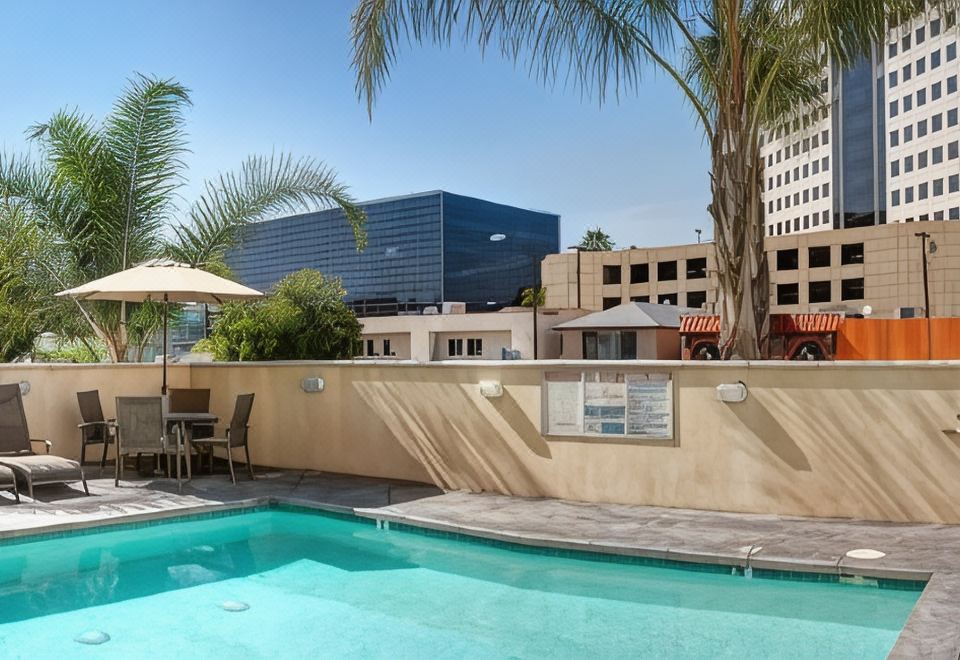 Holiday Inn Burbank-Media Center Over view