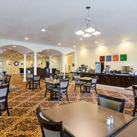 Comfort Inn & Suites Orange - Montpelier