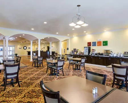 Comfort Inn & Suites Orange - Montpelier